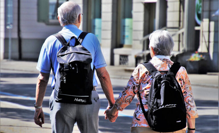 5 Ways to Have Fun While Walking with Seniors