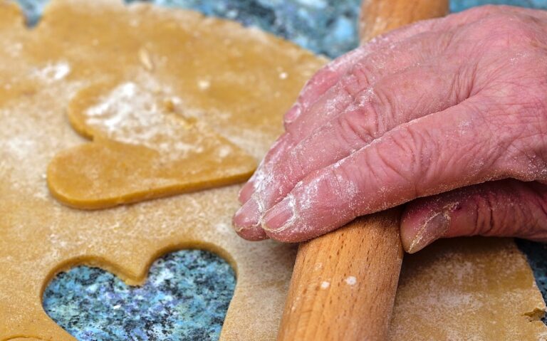 Can Baking Cookies Help with Dementia Symptoms?